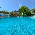 Moonlight Aparthotel 3*